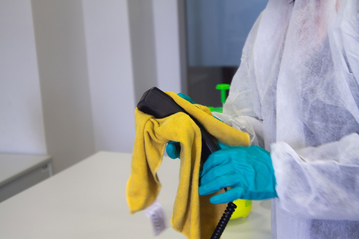 Limpieza de oficinas en Tarragona con aspirado de moquetas profesional Aspirado de moquetas en oficinas en Tarragona